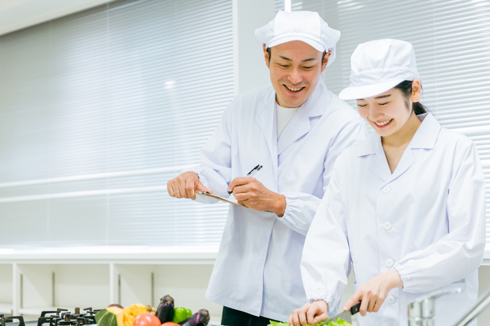 介護施設での調理スタッフ